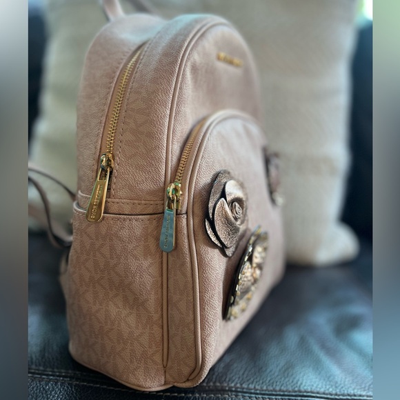 Michael Kors pink floral backpack metallic & gold detailing w/ pockets - Picture 12 of 12